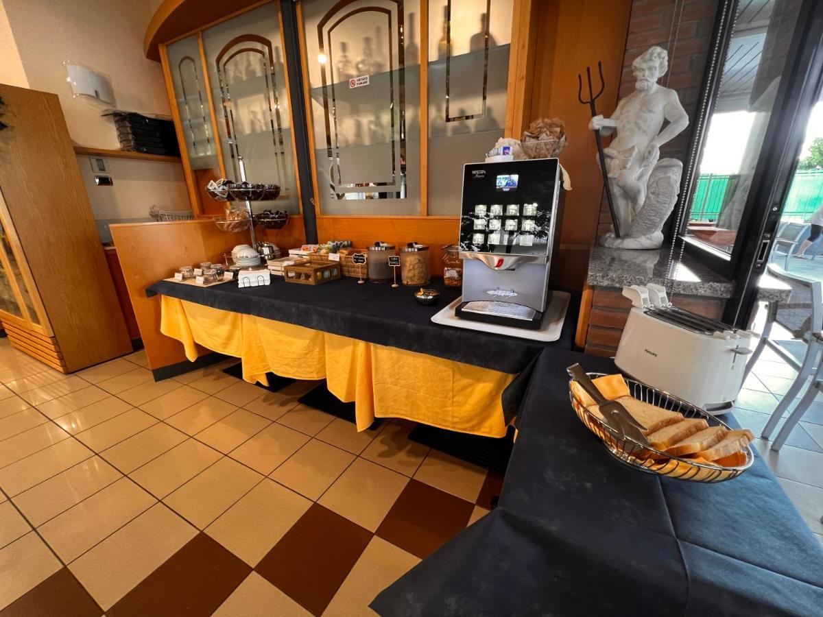Hotel Nettuno Сотомарина Екстериор снимка